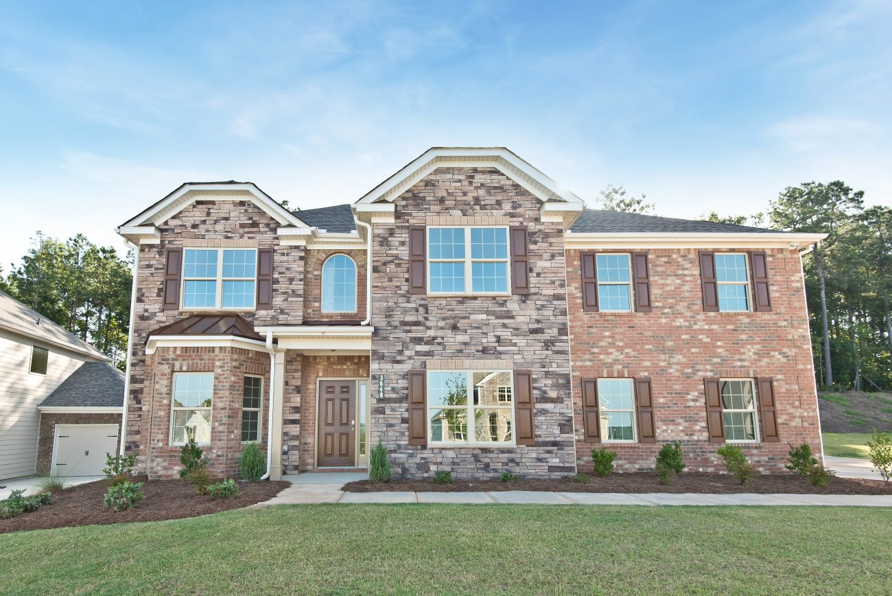 A home with a yard in Ozora Lake