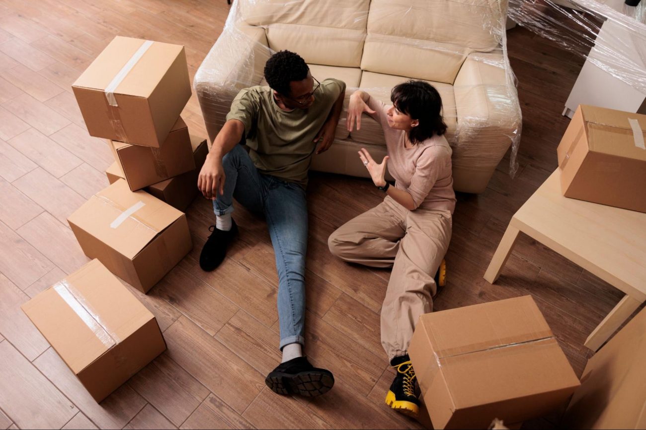 young couple moving into a new house ©DC Studio